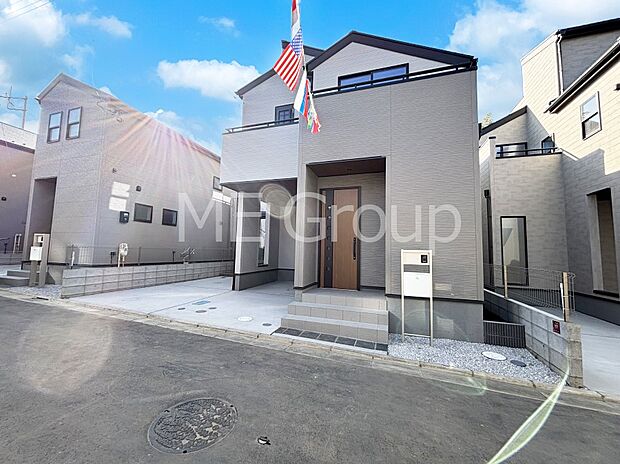 溢れる陽光でご家族の笑顔も輝く