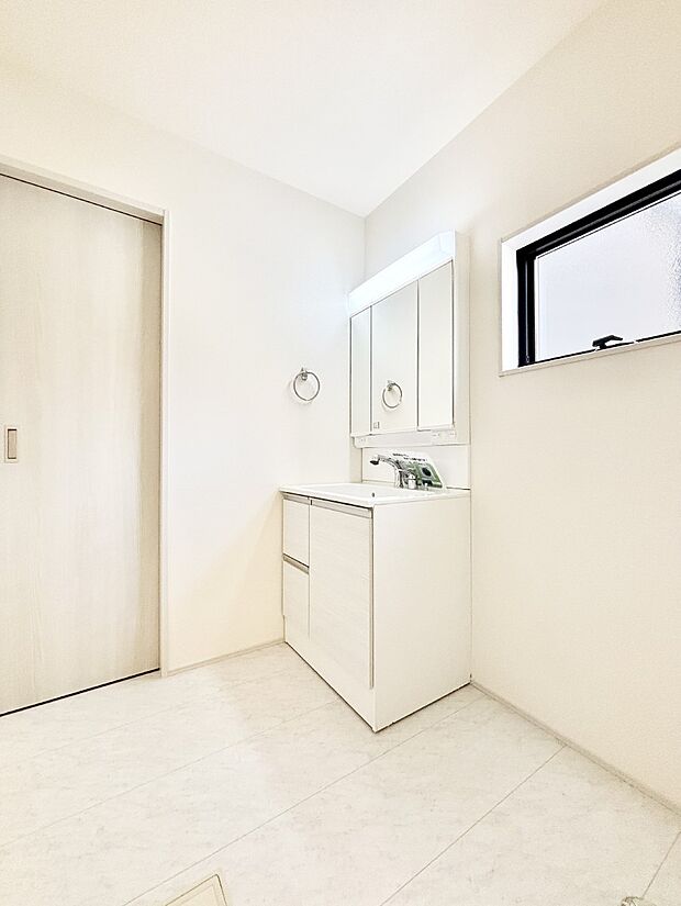 キッチンとの動線を考慮した水廻り集中設計で忙しい時間の家事もラクラク