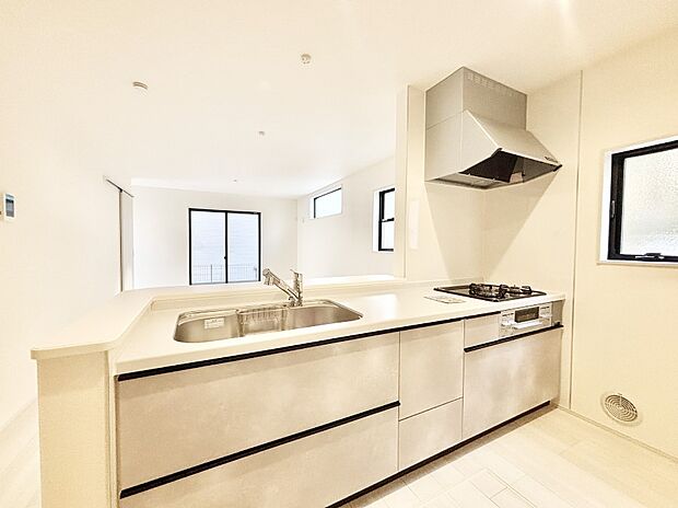 料理をしながらご家族との会話を楽しめる対面カウンターキッチン