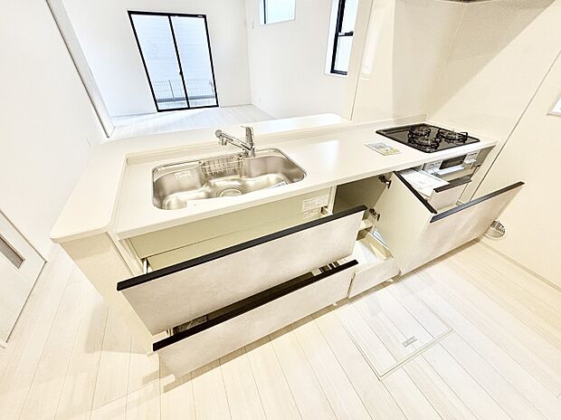 使いやすさを優先したスライド式収納タイプ!