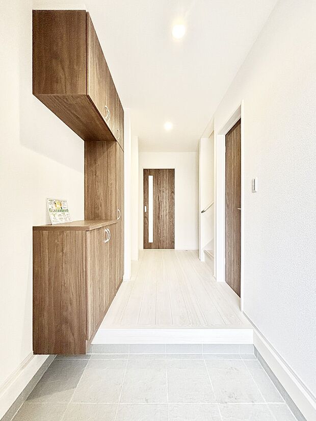 家族の帰宅やお客様をあたたかく迎える玄関