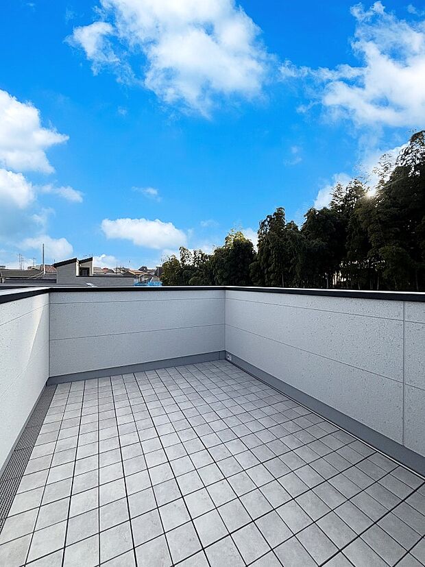 開放感あるルーフバルコニー