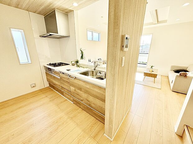 料理をしながらご家族との会話を楽しめる対面カウンターキッチン