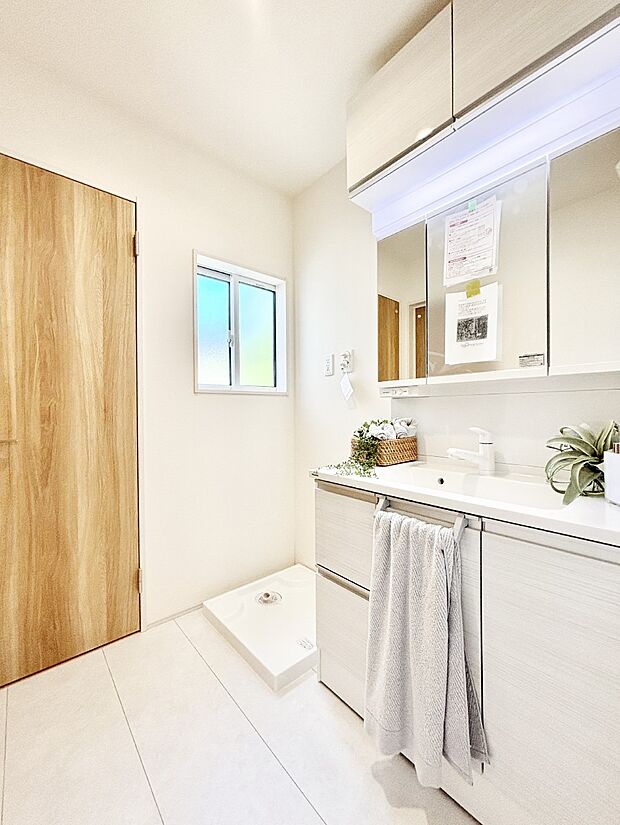 広々とゆとりのあるランドリースペース