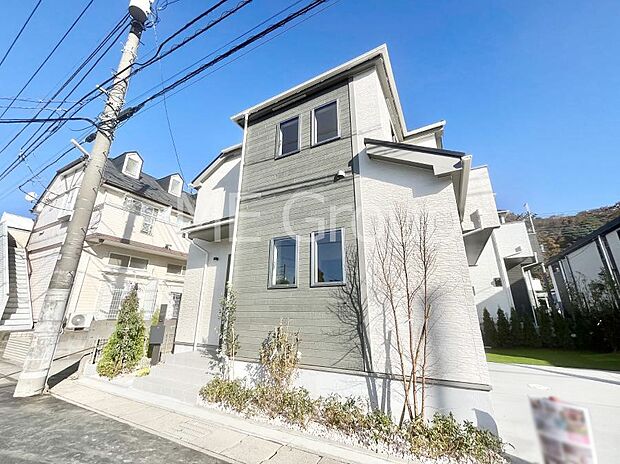 溢れる陽光でご家族の笑顔も輝く