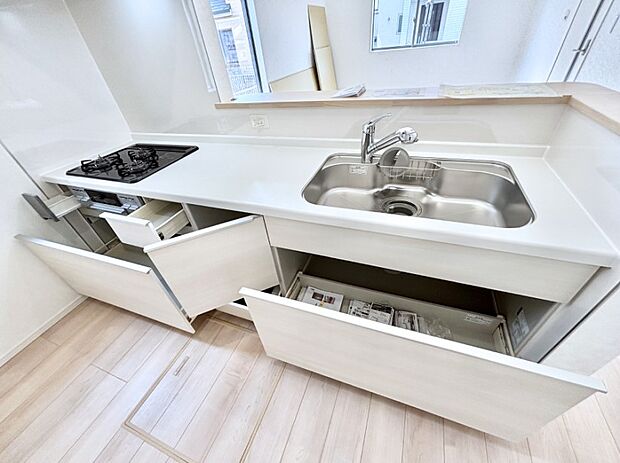 使いやすさを優先したスライド式収納タイプ!