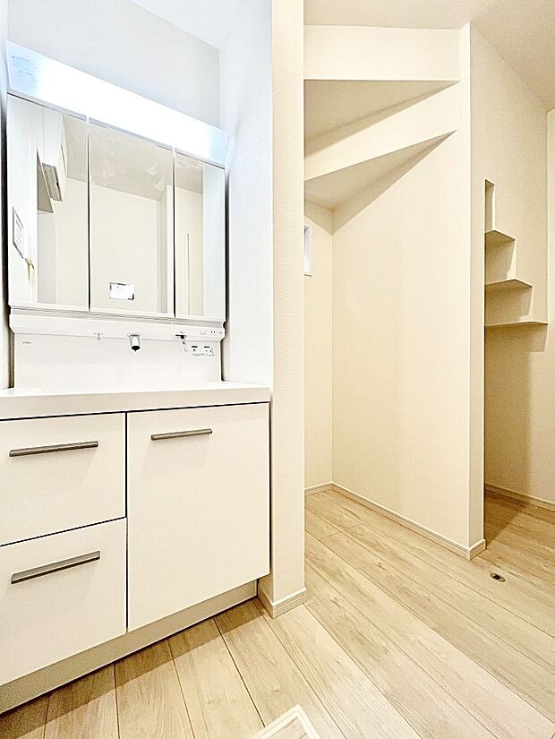 お子さんがうがい、手洗いも喜んでしてくれそうな洗面所!