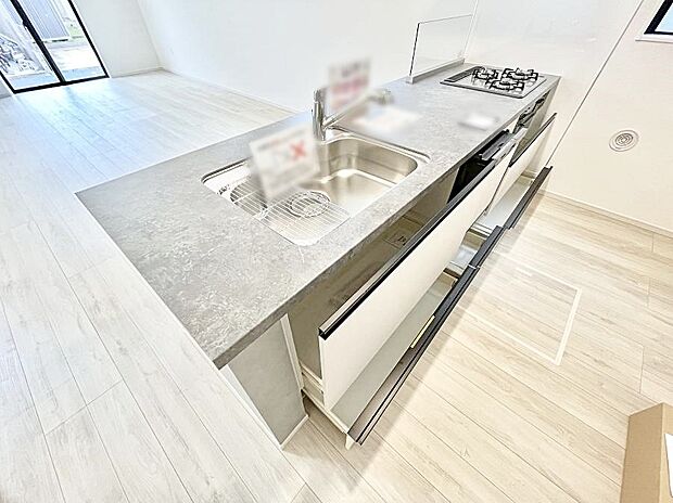 使いやすさを優先したスライド式収納タイプ!