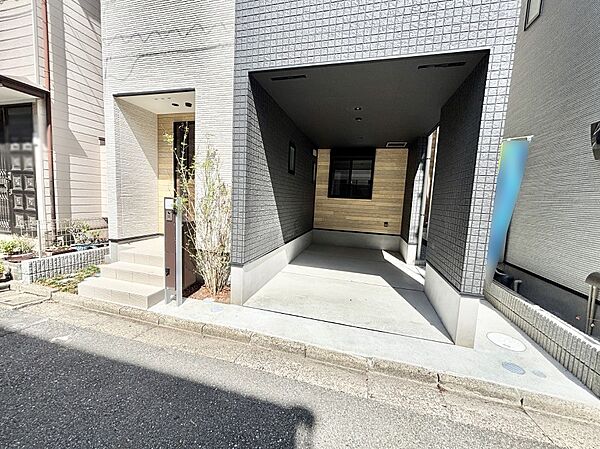 ビルトインタイプは大切なお車を傷や汚れから守ることができます。