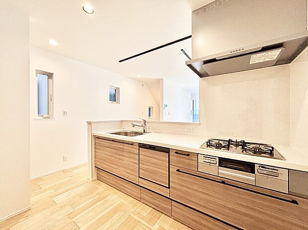 料理をしながらご家族との会話を楽しめる対面カウンターキッチン