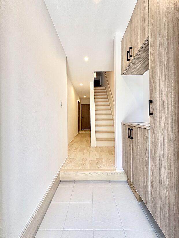 家族の帰宅やお客様をあたたかく迎える玄関