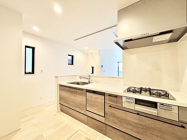 広々とした使い勝手の良いキッチンで日々のお料理も楽しくなりそう