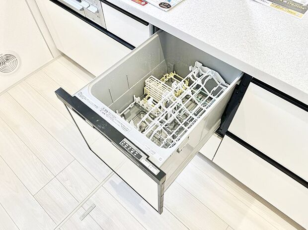 面倒なお片づけは食洗機にお任せ！家事の負担が減って、時間にも気持ちにもゆとりができます。