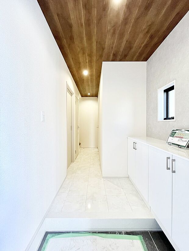 家族の帰宅やお客様をあたたかく迎える玄関