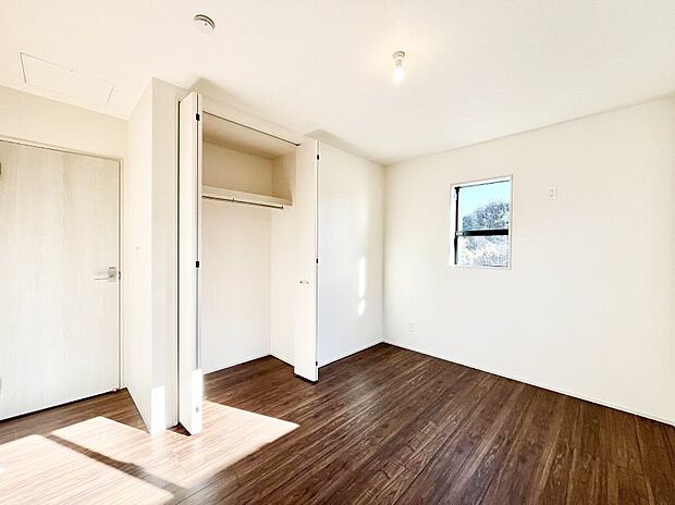 子供部屋にもおすすめな収納スペースたっぷりの居室