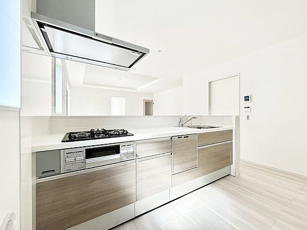 広々とした使い勝手の良いキッチンで日々のお料理も楽しくなりそう