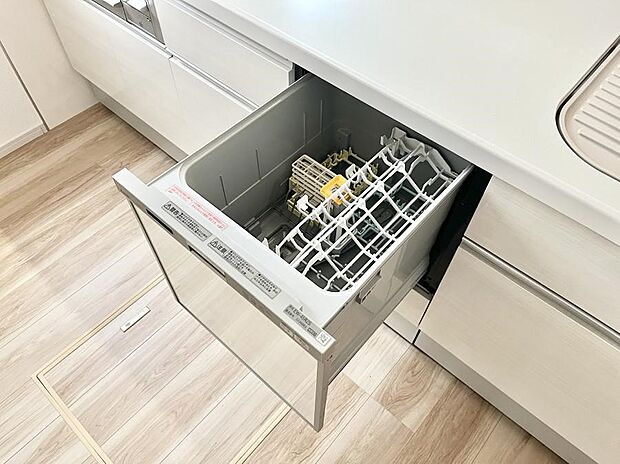 面倒なお片づけは食洗機にお任せ！家事の負担が減って、時間にも気持ちにもゆとりができます。