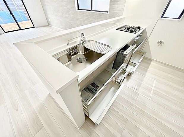 使いやすさを優先したスライド式収納タイプ！