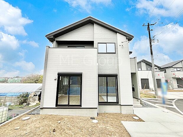 暮らしやすさと居心地の良さにこだわったシンプルで飽きのこないデザイン！