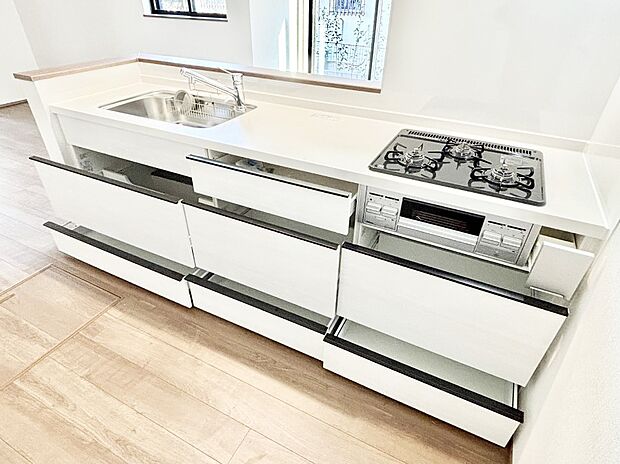 使いやすさを優先したスライド式収納タイプ!