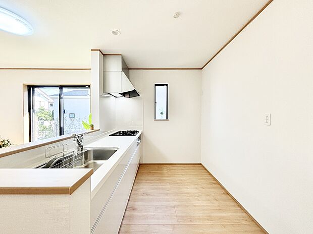 広々とした使い勝手の良いキッチンで日々のお料理も楽しくなりそう