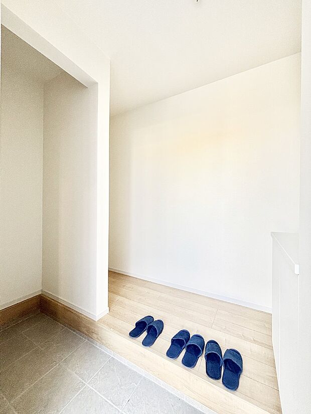 家族の帰宅やお客様をあたたかく迎える玄関