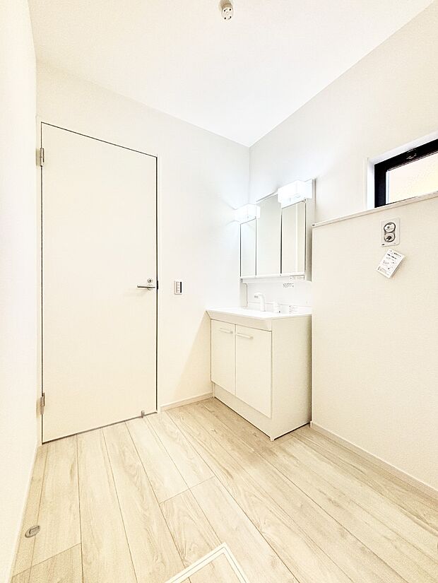 広々とゆとりのあるランドリースペース