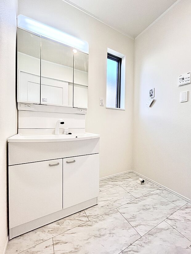 広々とゆとりのあるランドリースペース