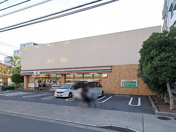 コンビニ 400m セブン-イレブン 足立東綾瀬3丁目店