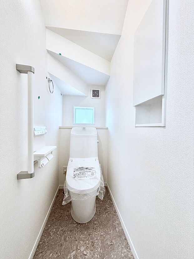 トイレは安心の2箇所！朝のバタバタも一安心です。 