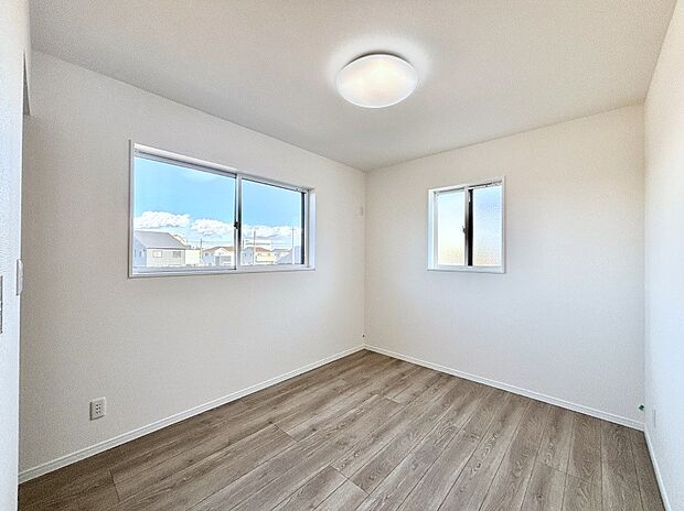 使いやすい形でベットや家具の置き方にも困ることもありません。