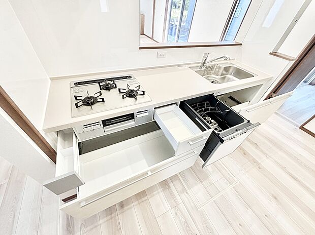 使いやすさを優先したスライド式収納タイプ！