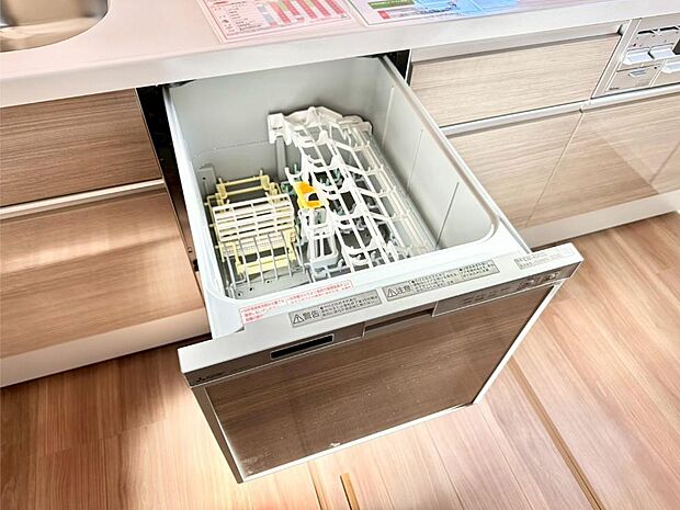 面倒なお片づけは食洗機にお任せ！家事の負担が減って、時間にも気持ちにもゆとりができます。