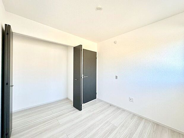子供部屋にもおすすめな収納スペースたっぷりの居室