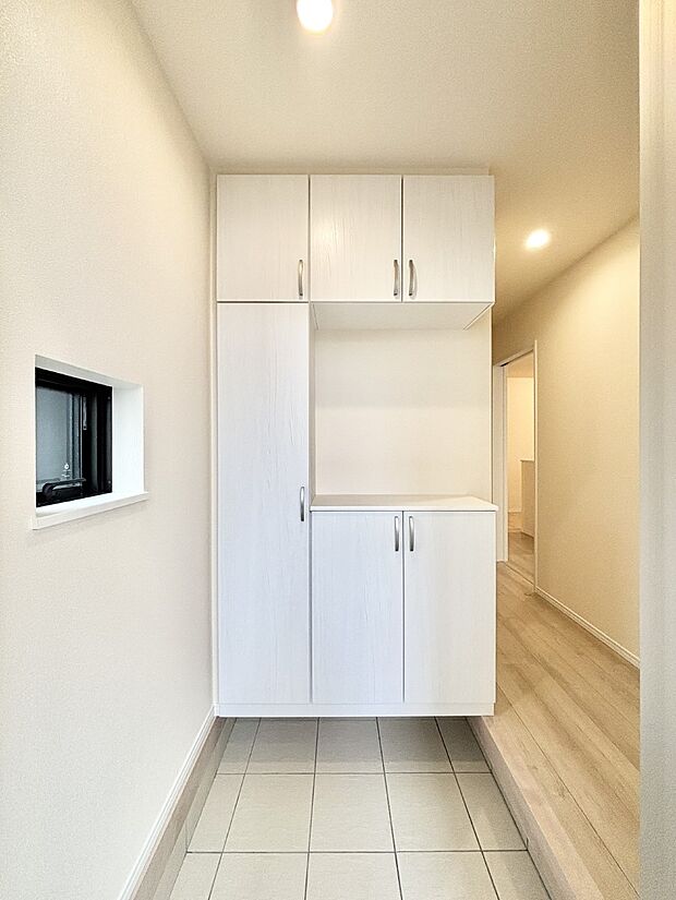 家族の帰宅やお客様をあたたかく迎える玄関  