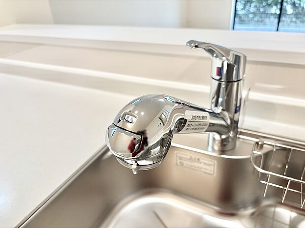 いつでも清潔なおいしいお水を。一つの水栓で水道水と浄水を使い分け。