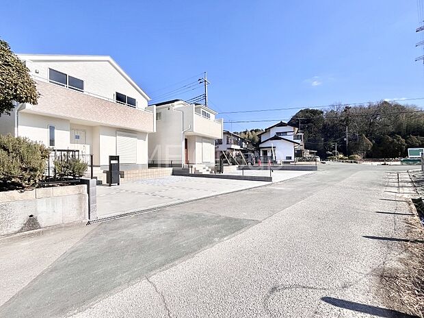 見通しの良さとともに、街並みに開放感を与えてくれます。