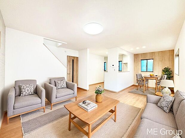 対面キッチン&リビングイン階段を採用した家族の絆深まるLDK ※家具はCGです