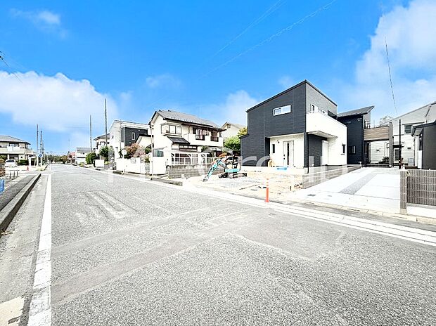 奥まった地形は、車道に面しておらず、静かでプライベート感を味わえる立地です。 