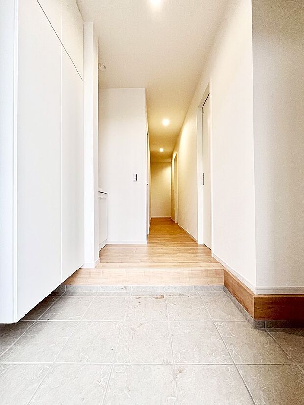 家族の帰宅やお客様をあたたかく迎える玄関