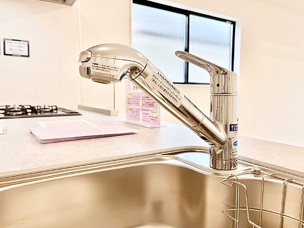 いつでも清潔なおいしいお水を。一つの水栓で水道水と浄水を使い分け。