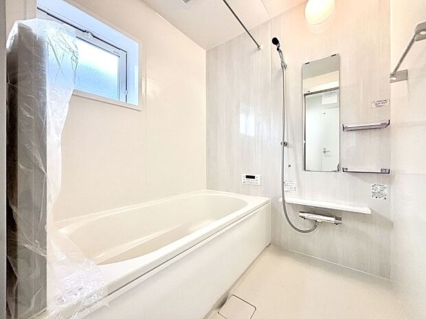 落ち着いた雰囲気でゆっくりお寛ぎいただけるバスルーム