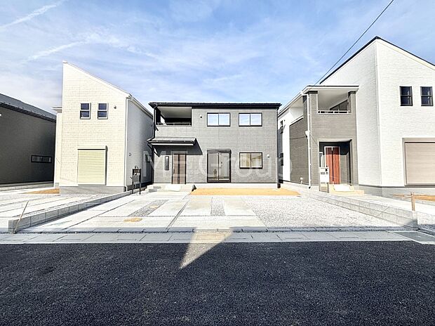 洗練された外観、上質な住空間が広がる室内は永く安心して過ごせる住居です。