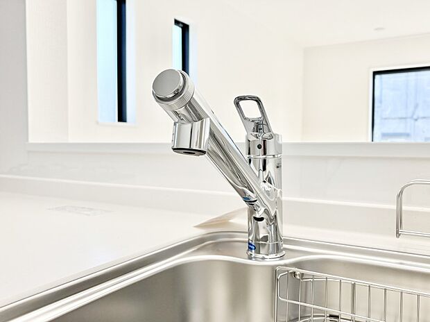 いつでも清潔なおいしいお水を。一つの水栓で水道水と浄水を使い分け。