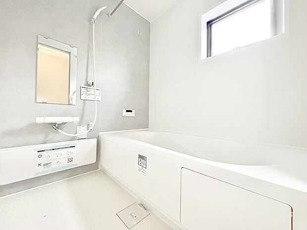 落ち着いた雰囲気でゆっくりお寛ぎいただけるバスルーム