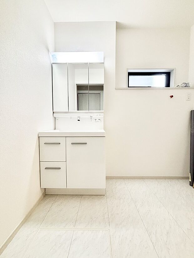 収納力と機能性に優れた洗面化粧台