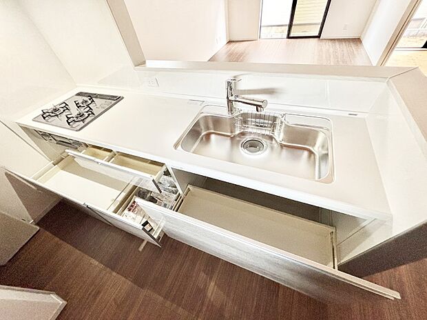 使いやすさを優先したスライド式収納タイプ!