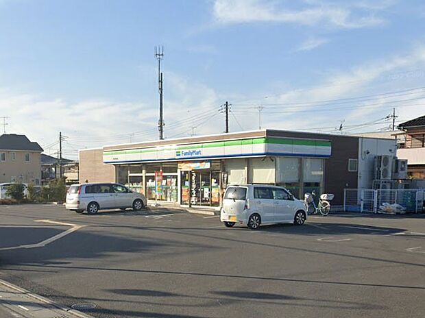 コンビニ 700m ファミリーマート 春日部米島店