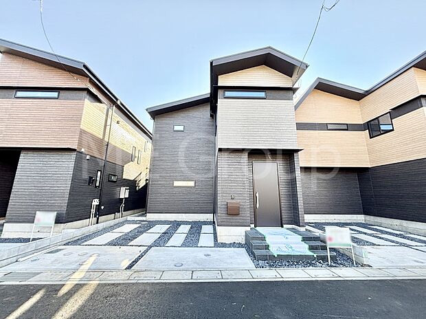 たっぷりの陽光と開放感に包まれる明るい住まい