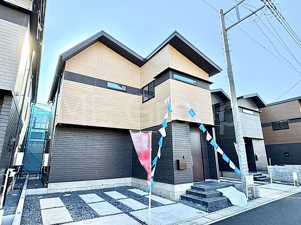 たっぷりの陽光と開放感に包まれる明るい住まい  
